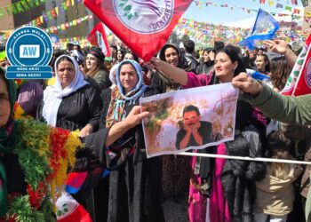 Dayîkê Aştî: Wa na Newroze biba wesîleyê azadîya Rayber Apoyî