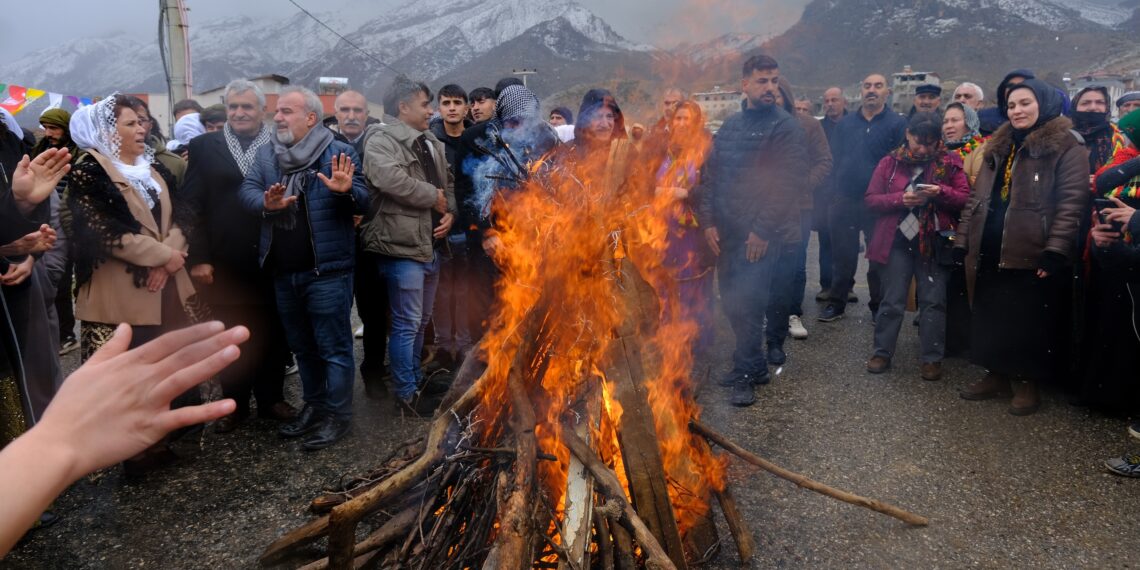 Agirê Newroza Dihê ji bo azadiya Abdullah Ocalan hilbû