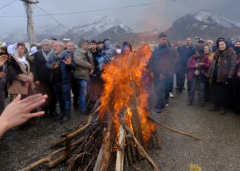 Agirê Newroza Dihê ji bo azadiya Abdullah Ocalan hilbû