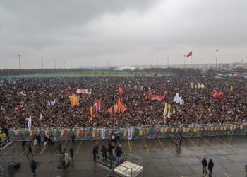 Newroza Stenbolî ra vengdayîş: Ganî azadîya birêz Ocalanî û girewteyê sîyasî bêrê veradayene