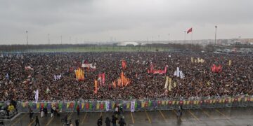Newroza Stenbolî ra vengdayîş: Ganî azadîya birêz Ocalanî û girewteyê sîyasî bêrê veradayene