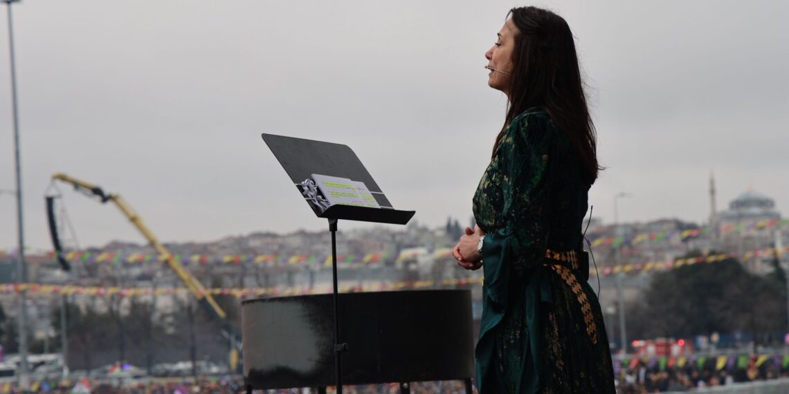 Tulay Hatîmogullari: Divê şert û mercên azad ên birêz Ocalan pêk were