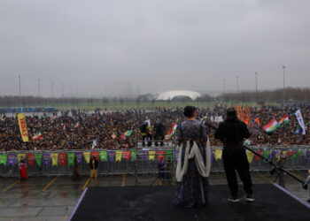 Stenbol de şayîya Newrozê dest kerd ci