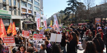 Li Stenbolê meşa 8ê Adarê