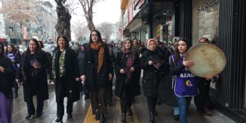 Jinên Wanê dawetî mitînga 8ê Adarê kirin