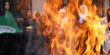 Li Elbakê û Şaxê agirê Newrozê hilbû