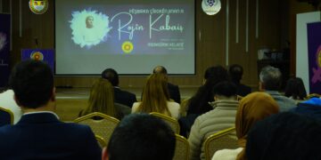 Xelatên pêşbirka çîrokên jinan a Rojîn Kabaîş hatin dayîn