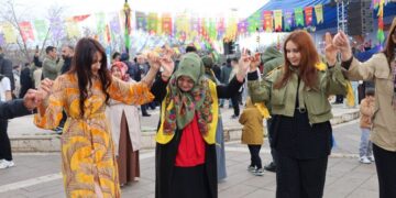 Li Enqereyê Newroz bi coş hate pîrozkirin