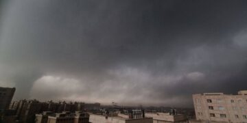 Li Îranê teqîn, şewat û dûman: 400 cih bûn hedef, 33 sivîlan jiyana xwe ji dest da