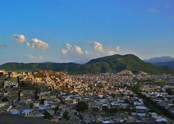 Rejîma Îranê li Merîwanê malên gel vala dike