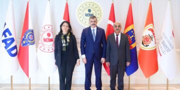 Hevdîtina şandeya Îmraliyê ya bi Wezîrê Dadê re destpêkir