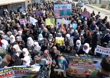 Li Kanîreşê li dijî talana xwezayê meş û mitîng hate lidarxistin
