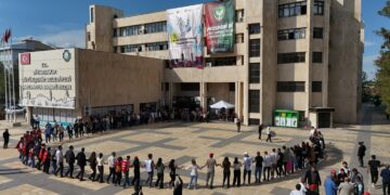 Kedkarên Amedê ji bo 1ê Gulanê bang kirin: Ji bo aştî û azadiyê em li qadê bin