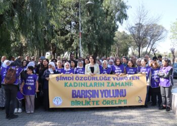 Ji Îzmîrê ber bi Gemlîkê ve: Daxwaza me azadiya fîzîkî ya Abdullah Ocalan e