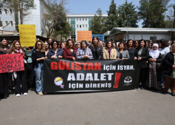 Jinan li Amedê bang kir: Em ê ji bo Gulistan, Rojwelat û Rojînê têbikoşin