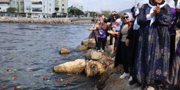 Jinan gul avêtin Behra Marmarayê: Mîmarê aştiyê li Îmraliyê ye