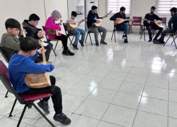 Şaredarîya Peyasî bi rayîrê hunerî, ciwanan ana têhet