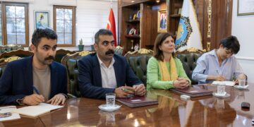 Di navbera Amed û Yattayê de protokola bajarên xwîşk-bira hat îmzekirin