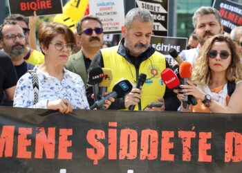 Egîtîm Sen a Amedê: Bêyî aştiyê perwerdehiya bi ewle nikare bê avakirin