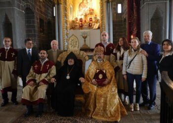 Dêrê Surp Giragos de Roşanê Paskalya ame pîrozkerdene