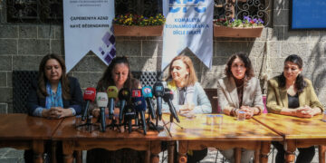 Roza Metîna: Em ê her dem rastiyan bişopînin  Ayşegul Dogan: Divê hemû rojnamegerên girtî bên berdan