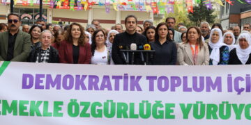 Li Amedê banga ji bo 1ê Gulanê: Em bi kedê ber bi azadiyê ve dimeşin