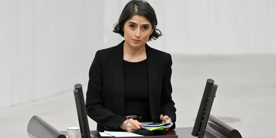 Parlamenter Ceylan Akça rewşa koçberên Efrînê bir rojeva Meclîsê