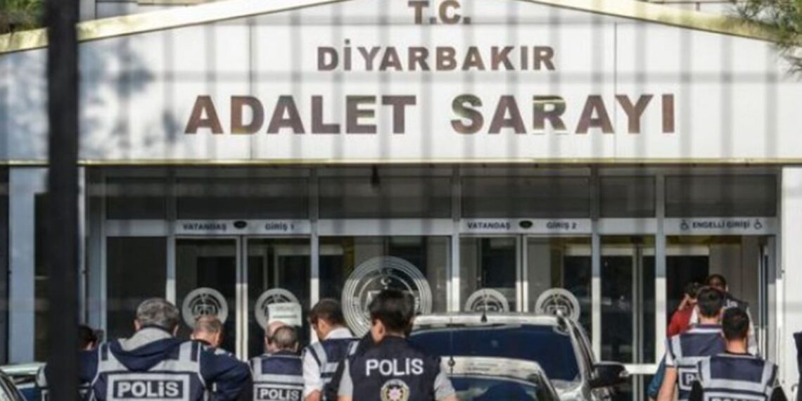 Endamên Meclîsa Ciwanan a DEM Partiyê hatin berdan