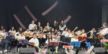 Koroyê Perperikê Usarî yê domanan konser da şarê Dêrsimî