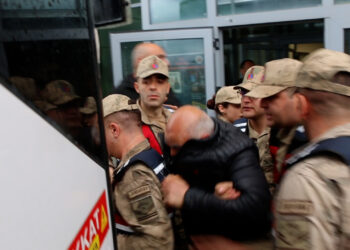 Di dosyeya Gulistan Doku de 6 gumanbarên din hatin girtin