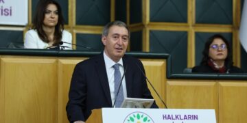 Tuncer Bakirhan: Divê gavên pêwîst demildest bên avêtin