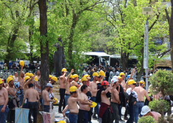 Karkerên madenê barîkatên polîsan hilweşandin: Tê gotin binçavkirin hene