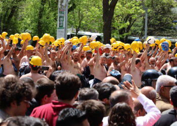 Karkeran barîkatên polîsan hilweşandin: Serokê Sendîkayê hate binçavkirin  HATE NÛKIRIN