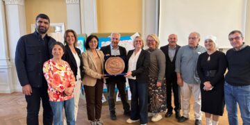 Heyeta Şaredariya Peyasê li Swêdê serdana Navenda Perwerdeya Pirzimanî kir