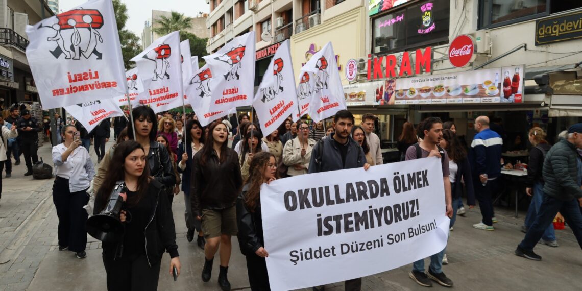 Xwendekarên Lîseyê: Bila Yusuf Tekin demildest îstifa bike!