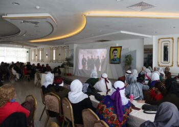 Li Îzmirê şahiya 4ê Nîsanê: Divê em Serokatiyê bijîn û bidin jiyîn