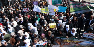 Li Kanîreşê li dijî talana xwezayê meş û mitîng tê lidarxistin ZINDÎ