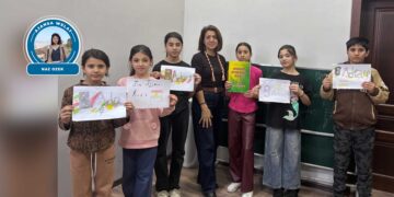 Gund bi gund û bajar bi bajar digere û dersa Kurdî dide HATE NÛKIRIN