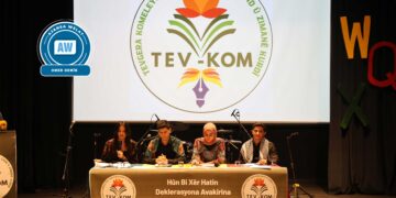 TEV-KOM: Ma wazenê kurdkî bibo ziwano fermî