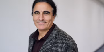 Prof. Dr. Polat: Rêzefîlmên mafyatîk tundîtûjiyê normalîze dikin