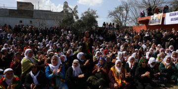 Pîrozbahiyên Rojbûna Rêberê Gelê Kurd bi stran, dirûşm û govendan bi dawî bû