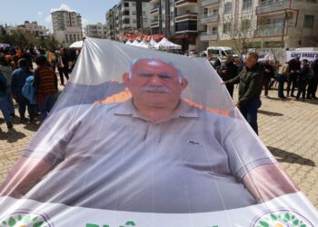 Di mîhrîcanê de wêneyê mezin ê Rêberê Gelê Kurd Abdullah Ocalan hat vêkirin