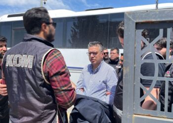 Qeyim û şaredarê AKPê yê berê ji ‘gendeliyê’ hate girtin