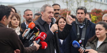 Li pêşiya Girtîgeha Sîlîvriyê daxuyanî: Têkoşîna me dê berdewam bike