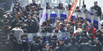 Polîsan êrişê bîranîna 1ê Gulanê kir: Dehan binçavkirî hene