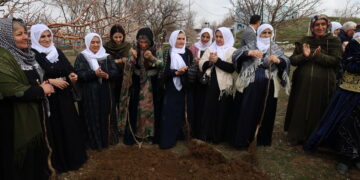 Li Wanê bi stranan şitlên ji bo 4ê Nîsanê hatin çandin