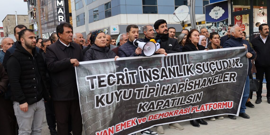 ‘Di girtîgehan de jiyan di xetereyê de ye’