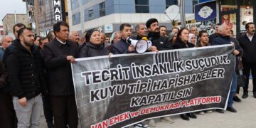 ‘Di girtîgehan de jiyan di xetereyê de ye’