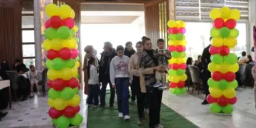 Zarokên cangoriyan rojbûna Abdullah Ocalan pîroz kirin