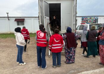 Klînîkên gerok ên Heyva Sor li Dêrik û Qamişloyê xizmetê didin